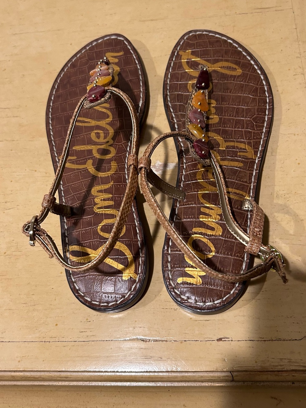 Sam Edelman Gigi stone thong sandal in size 9 in tan and brown color